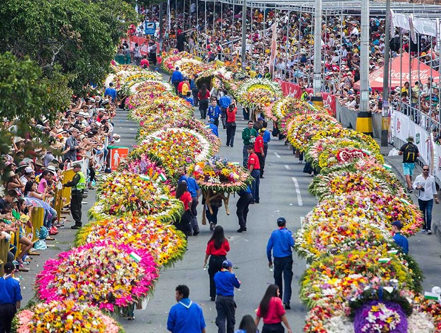 para disfrutar la Feria de las Flores Visita Medellin